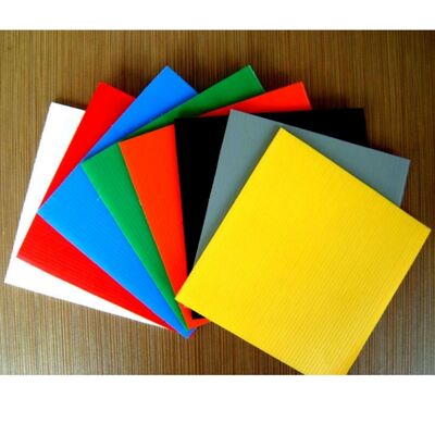 Carta di corflute personalizzabile Tavola di plastica ondulata impermeabile per segni pubblicitari Imballaggi Protezione Display Panel e applicazioni promozionali all'aperto