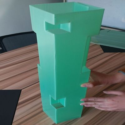 Involucro di plastica dell'albero di Twinwall dei pp Corflute dell'albero del triangolo vuoto delle guardie