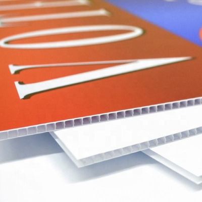 Segni di pubblicità 4mm Coroplast del segno di Corflute del polipropilene