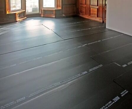 Carta di corflute Carta di protezione in plastica corrugata eco-compatibile riutilizzabile progettata per soluzioni di protezione della superficie di costo